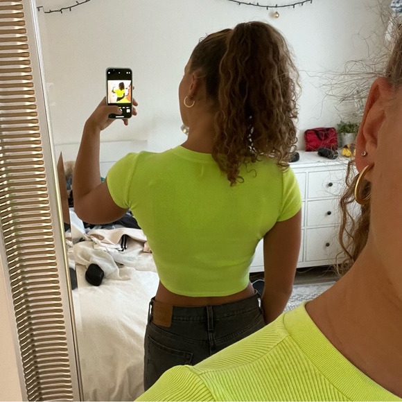 Aritzia TNA flash green - Picture 2 of 6